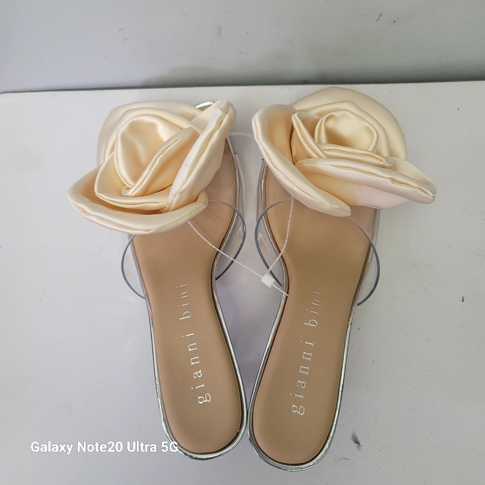 Gianni Bini Alana Clear Flower Dress Sandals - Picture 7 of 8